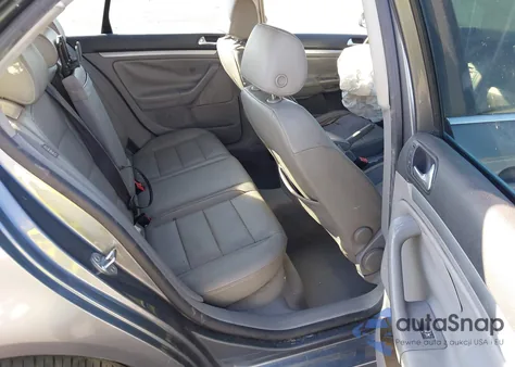 2006 Volkswagen Jetta 2.5 from USA, damaged, VIN 3VWSF81K86M640269